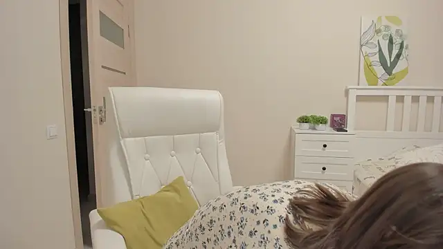 Snapshot of GoodGlamorGirl chatting on 12-22-25, 02:30 GoodGlamorGirl online show from 12-22-25, 02:30