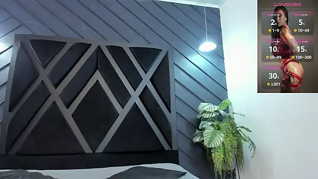 zoe martins  online show from 11-18-25, 05:28