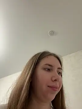 EvaAkins online show from 04-03-26, 08:51