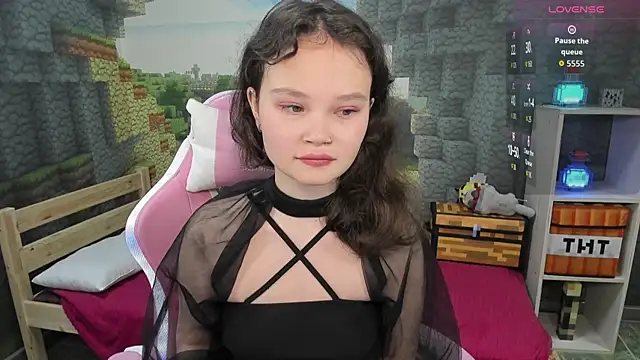 EmilyChaves online show from 09-12-25, 07:14