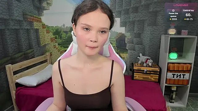 EmilyChaves online show from 09-30-25, 06:13