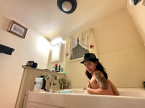 YoMomma-xoxo13 online show from 10-12-25, 07:29