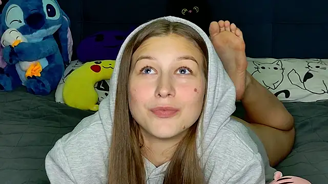 MissEmilyMiller online show from 12-01-25, 06:13