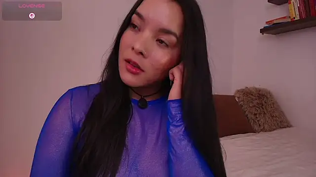 Snapshot of Evelyn__16 chatting on 07-01-26, 02:51 Evelyn 16 online show from 07-01-26, 02:51