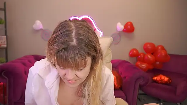 BellaLaPetit online show from 02-21-26, 01:56