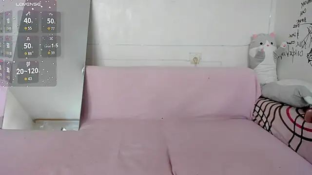 Snapshot of Lil_Foxy9 chatting on 07-22-26, 04:37 Lil Foxy9 online show from 07-22-26, 04:37