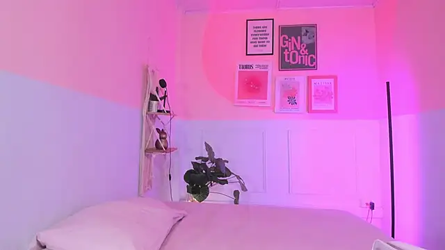 Camila Rivers online show from 10-13-25, 11:43