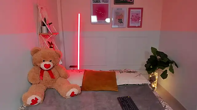 Camila Rivers online show from 11-26-25, 03:51