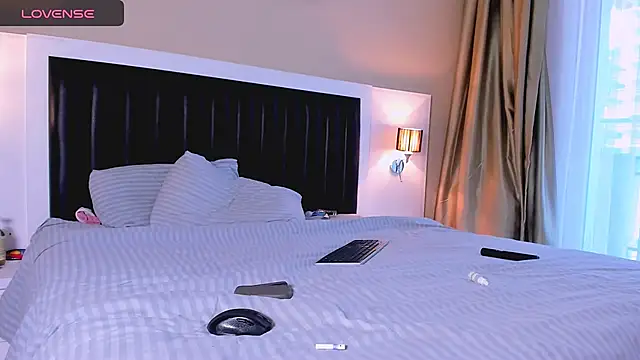 marrenaa online show from 11-11-25, 06:13