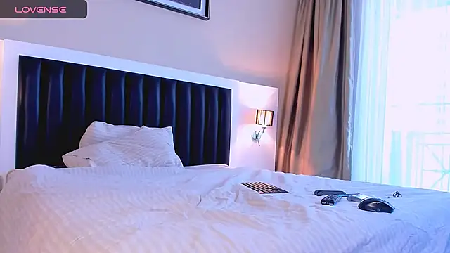 marrenaa online show from 11-19-25, 07:19