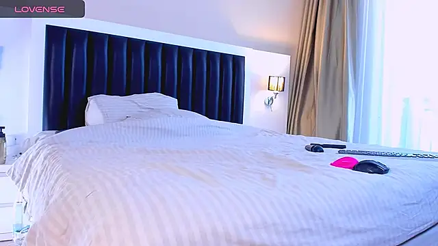 marrenaa online show from 11-29-25, 07:11