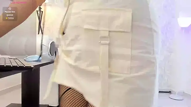 aura sanders1 online show from 03-22-26, 02:31