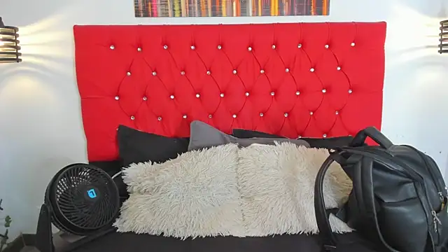 carolinacrus01 online show from 09-10-25, 03:45