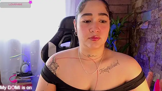 Snapshot of _kat_1995 chatting on 09-21-25, 07:15 kat 1995 online show from 09-21-25, 07:15