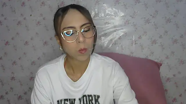 Roselingalvis13 online show from 06-06-26, 02:05