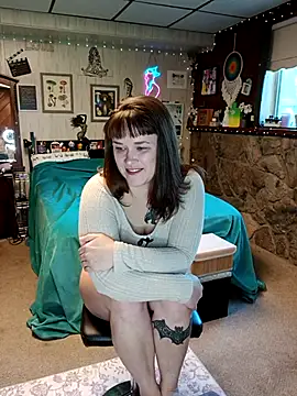 Snapshot of Ursulalane chatting on 10-16-25, 04:19 Ursulalane online show from 10-16-25, 04:19