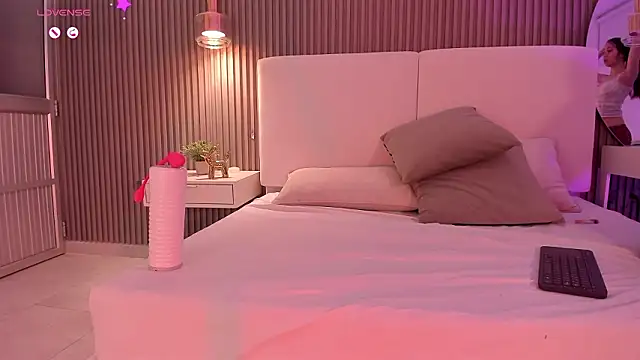 juliie star online show from 03-18-26, 02:26