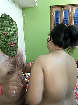 Snapshot of SwatiCam chatting on 09-30-25, 05:18 SwatiCam online show from 09-30-25, 05:18