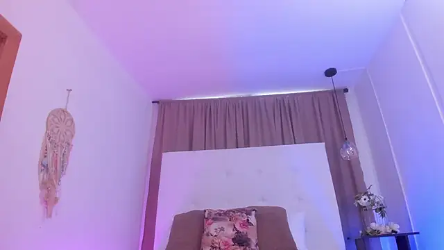 M0lly Beckers online show from 10-27-25, 01:04