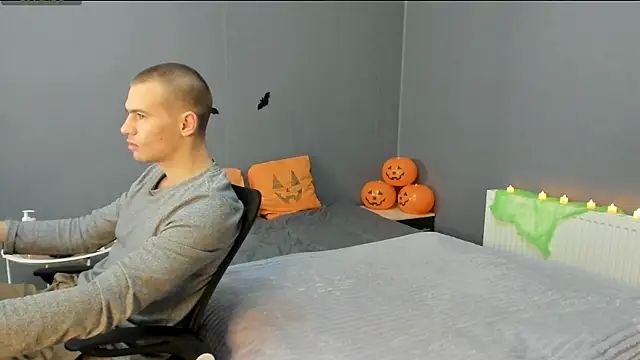 Garden of Eden  online show from 10-29-25, 04:37