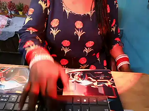 Snapshot of PREETI_BABY chatting on 06-28-26, 05:13 PREETI BABY online show from 06-28-26, 05:13