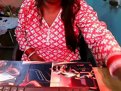 Snapshot of PREETI_BABY chatting on 07-08-26, 07:13 PREETI BABY online show from 07-08-26, 07:13