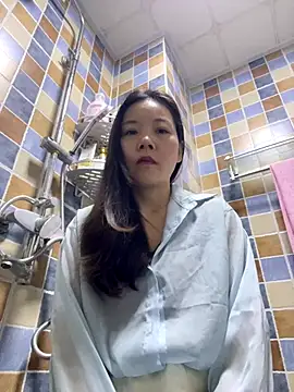 Snapshot of xinmeng-000 chatting on 12-23-25, 06:44 xinmeng-000 online show from 12-23-25, 06:44