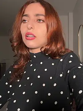 Snapshot of imhelena chatting on 01-12-26, 11:10 imhelena online show from 01-12-26, 11:10