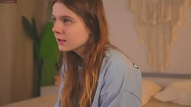 Lu  Lane online show from 10-09-25, 07:50