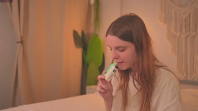 Lu  Lane online show from 10-15-25, 08:36