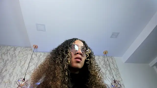 Hanna Cornee  online show from 09-09-25, 01:43