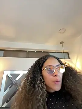 Hanna Cornee  online show from 11-08-25, 05:12