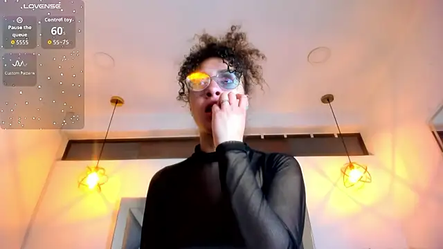 Hanna Cornee  online show from 02-21-26, 01:23