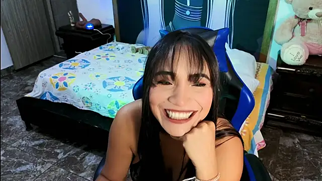 Snapshot of carolxotic chatting on 05-19-26, 03:18 carolxotic online show from 05-19-26, 03:18