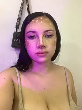 Snapshot of cloe_weiss chatting on 10-27-25, 02:10 cloe weiss online show from 10-27-25, 02:10