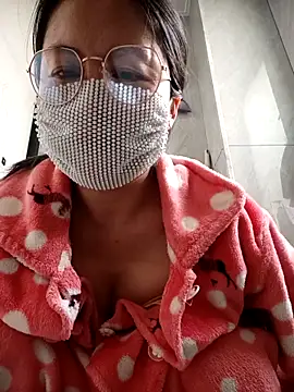 Snapshot of chengcheng12 chatting on 12-23-25, 01:47 chengcheng12 online show from 12-23-25, 01:47