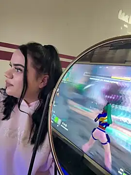 Snapshot of Shellybttn chatting on 09-13-25, 02:00 Shellybttn online show from 09-13-25, 02:00