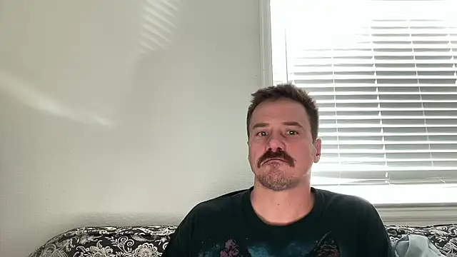 Snapshot of steelwoodVids chatting on 12-03-25, 08:18 steelwoodVids online show from 12-03-25, 08:18