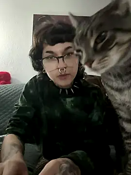 whitebunny88 online show from 10-28-25, 01:09