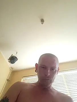 Snapshot of piercingpik chatting on 06-02-26, 01:35 piercingpik online show from 06-02-26, 01:35