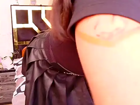 Snapshot of lucywhite13 chatting on 10-14-25, 07:36 lucywhite13 online show from 10-14-25, 07:36