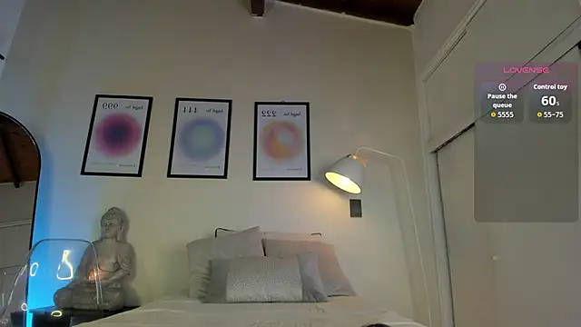 AriaMuse online show from 12-14-25, 02:11