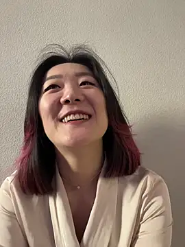 AikoYamada online show from 10-19-25, 06:47