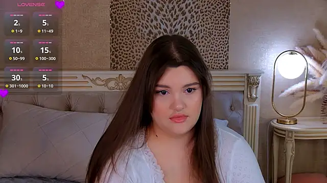 Snapshot of EmilyHyde chatting on 06-29-26, 08:42 EmilyHyde online show from 06-29-26, 08:42