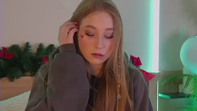 Snapshot of MiaEuphoria_ chatting on 01-09-26, 05:21 MiaEuphoria online show from 01-09-26, 05:21