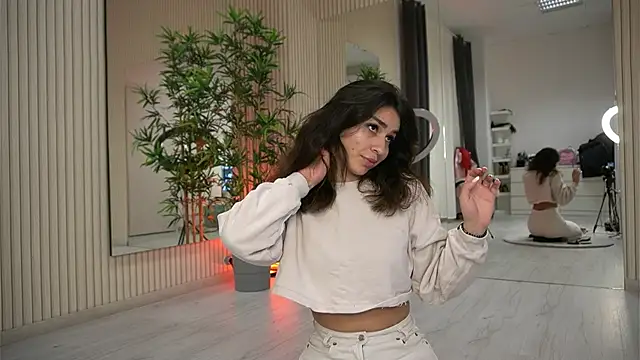 EmmaBlanco online show from 10-21-25, 07:25