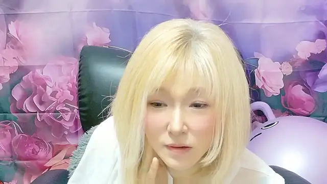 Snapshot of kimagure-fu- chatting on 05-24-26, 01:49 kimagure-fu- online show from 05-24-26, 01:49