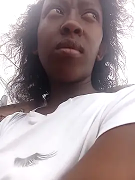 RFeltomWhitJ online show from 11-10-25, 06:23