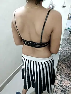 Snapshot of Pihu_Chopra chatting on 09-28-25, 03:28 Pihu Chopra online show from 09-28-25, 03:28