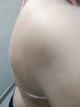 Snapshot of Pihu_Chopra chatting on 10-10-25, 03:11 Pihu Chopra online show from 10-10-25, 03:11